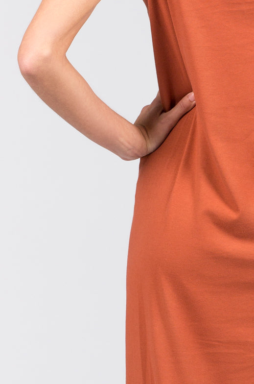 Cinnamon long dress which can be worn in multiple ways, in organic cotton.